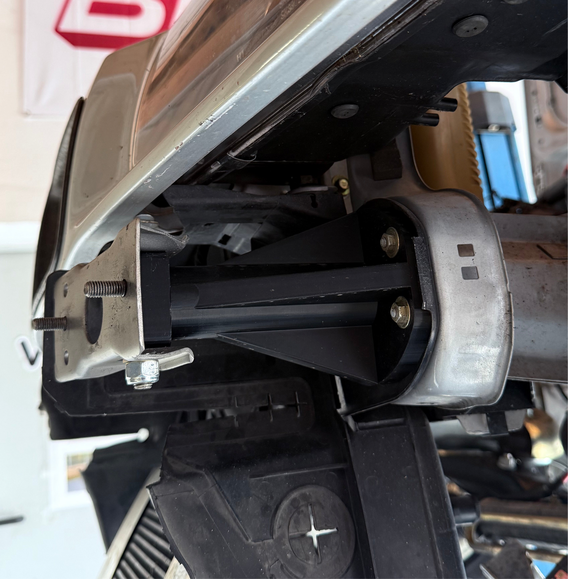 Erleichterte Stoßstangenhalter für BMW E36
