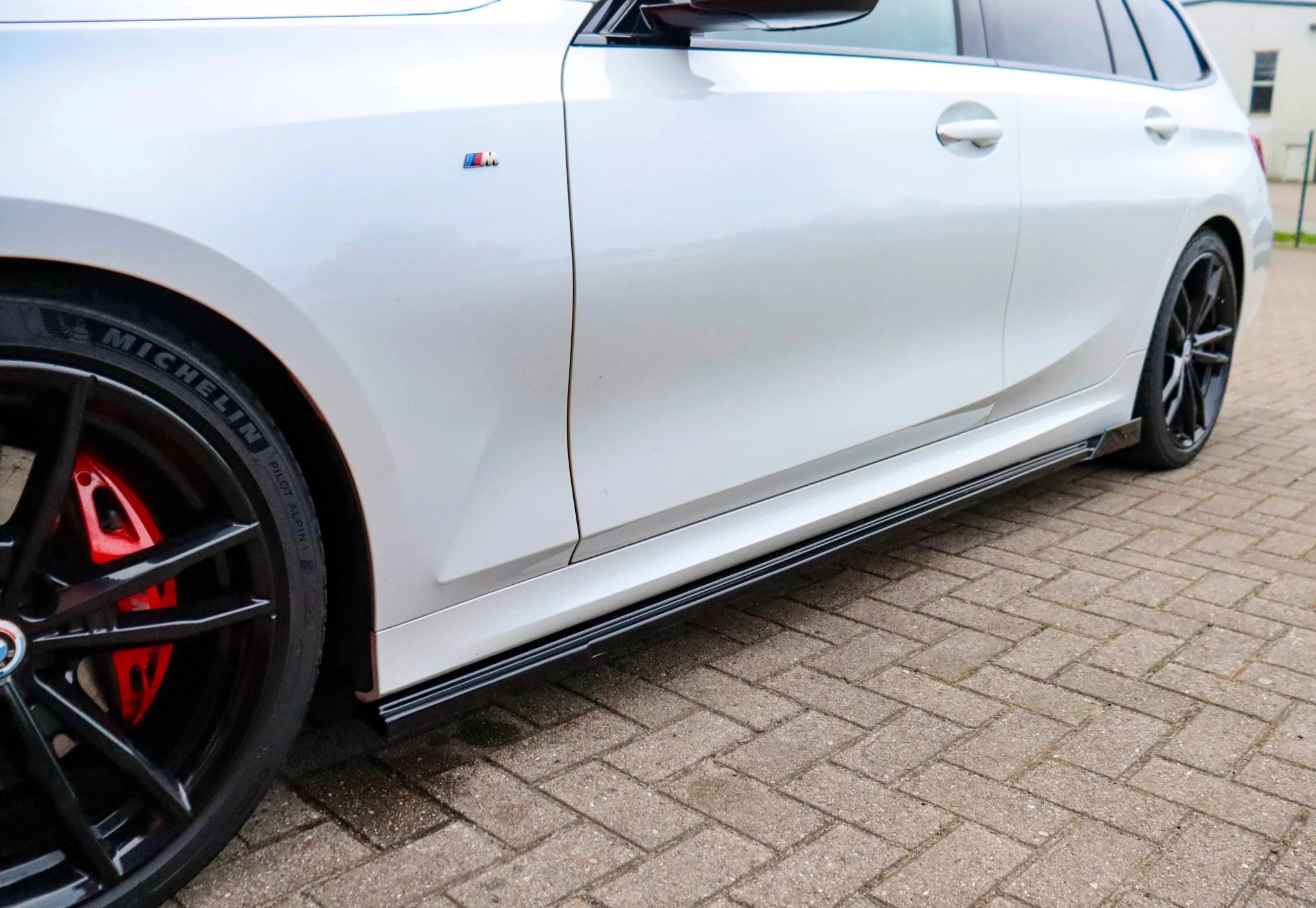 Seitenschweller mit Wing passend für BMW 3er G20 G21 Limousine Touring M - Paket - WEHRAN MOTORSPORT