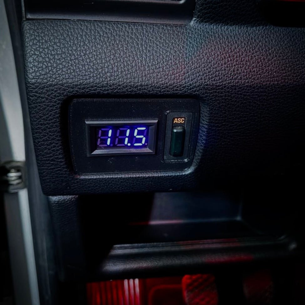 Voltmeter - Abdeckung / Bordspannungsanzeige passend für BMW E36 Compact - WEHRAN MOTORSPORT